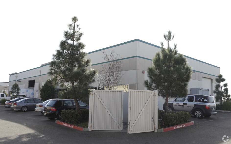 3300-3302 Arden Rd, Hayward, CA à louer - Photo du bâtiment - Image 3 de 5