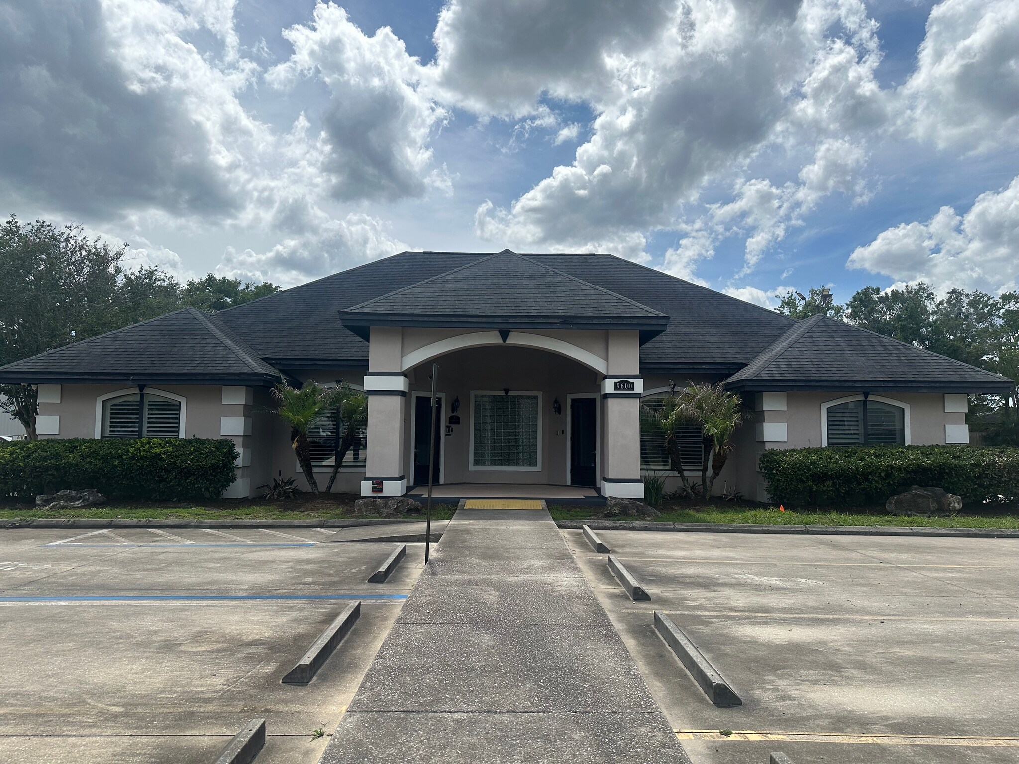 9600 Sunbeam Center Dr, Jacksonville, FL à vendre Photo du bâtiment- Image 1 de 18