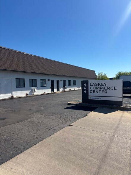 5265-5272 Tractor Rd, Toledo, OH à louer - Photo du bâtiment - Image 3 de 9