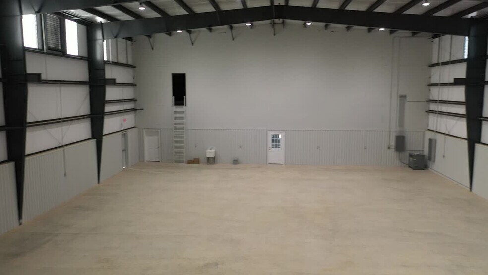 9238 US Highway 69 N, Tyler, TX à louer - Vidéo sur l’inscription commerciale - Image 3 de 12