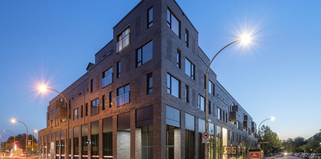 More details for 495 Av Beaumont, Montréal, QC - Retail for Lease