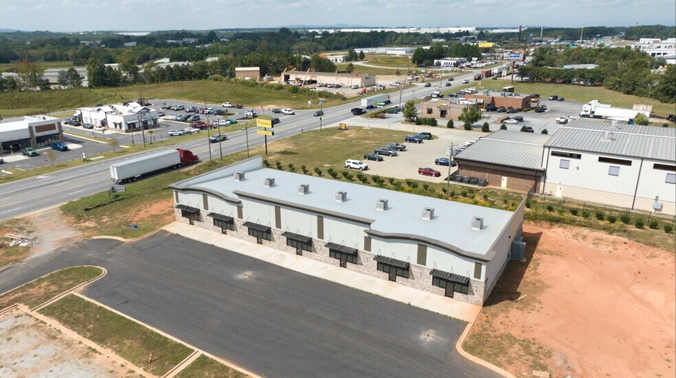 1967 S Carolina 101, Greer, SC for lease - Building Photo - Image 3 of 4