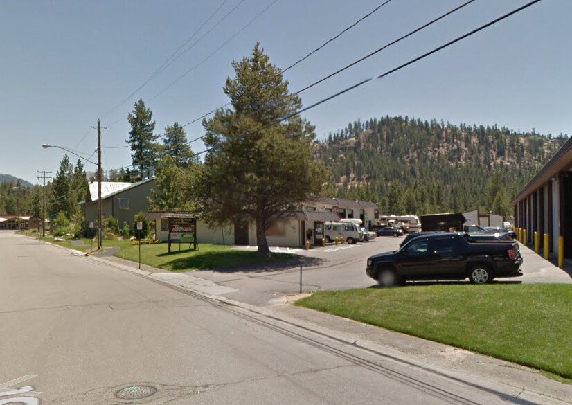 1748 D St, South Lake Tahoe, CA à louer - Photo du bâtiment - Image 2 de 6