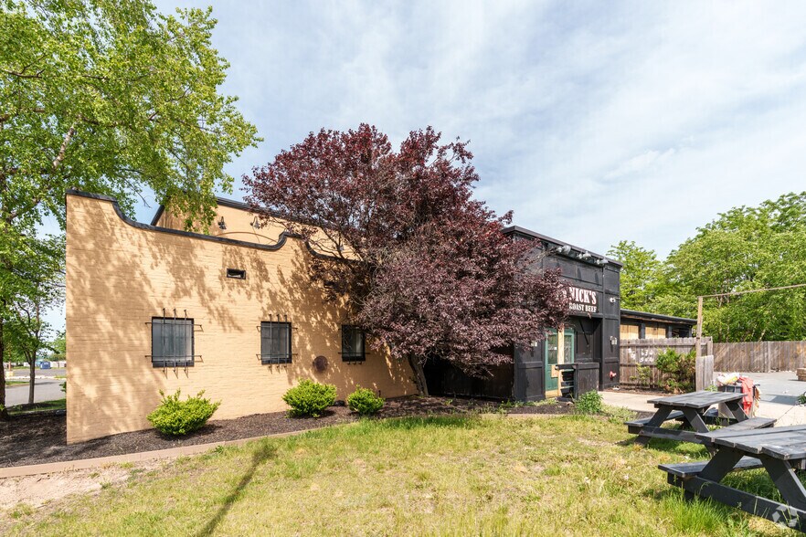 4501 Woodhaven Rd, Philadelphia, PA à vendre - Photo du bâtiment - Image 2 de 9