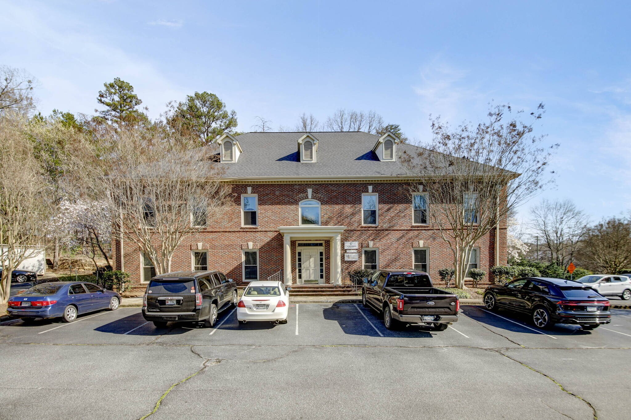 109 Laurens Rd, Greenville, SC à louer Photo du bâtiment- Image 1 de 39