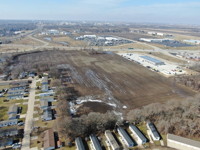2302 N Cunningham Ave, Urbana, IL for sale - Aerial - Image 2 of 18