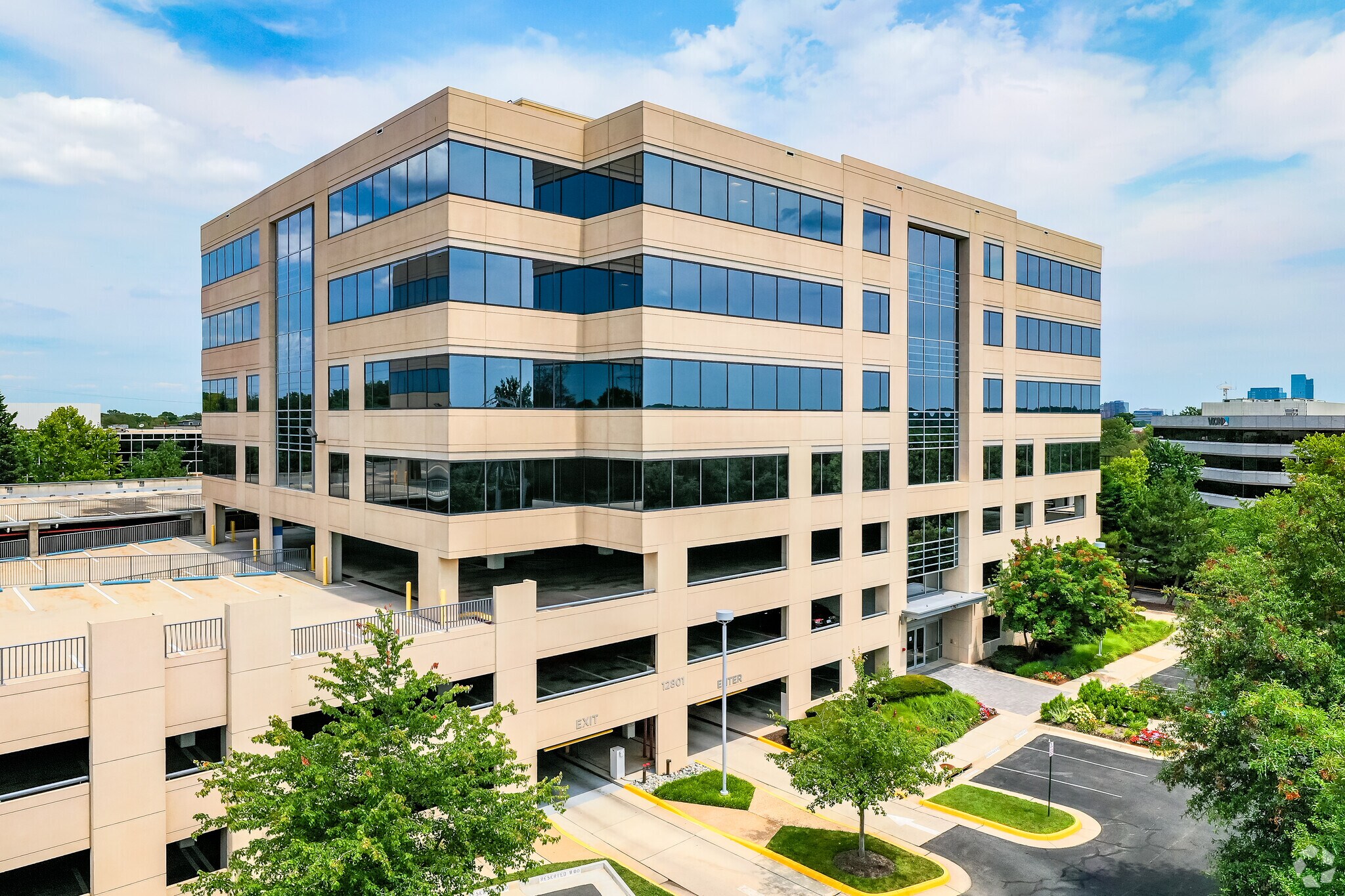 12801 Worldgate Dr, Herndon, VA à louer Photo du bâtiment- Image 1 de 13