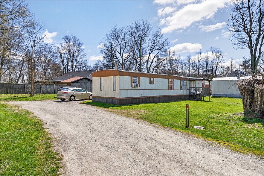 214 Woodlawn Ave E, Jamestown, TN à vendre - Photo du bâtiment - Image 2 de 21