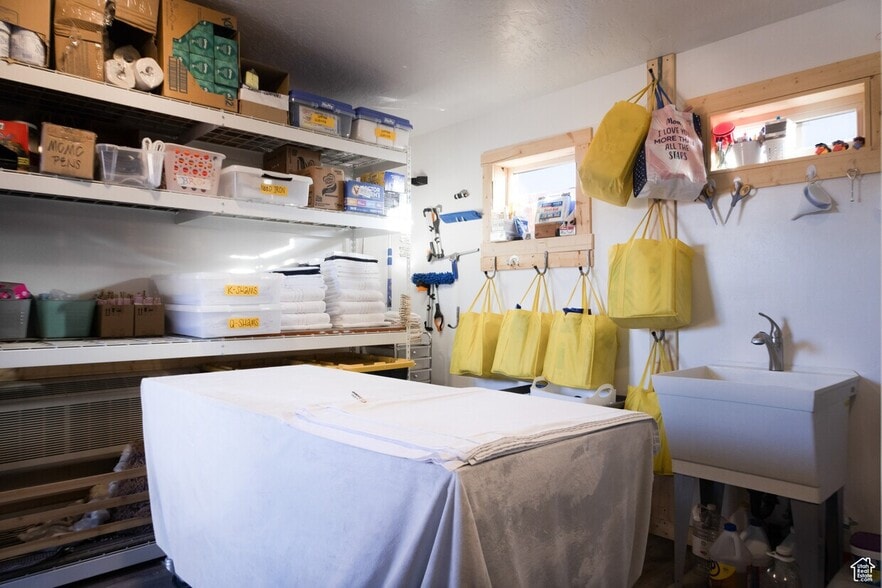 280 E 100 N, Hanksville, UT for sale - Building Photo - Image 3 of 5