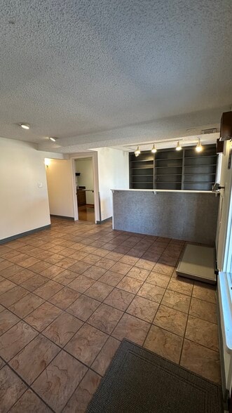 7630 W 39th Ave, Wheat Ridge, CO à louer - Photo du bâtiment - Image 3 de 21