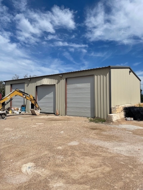 1630 County Road 279, Liberty Hill, TX for lease Primary Photo- Image 1 of 9