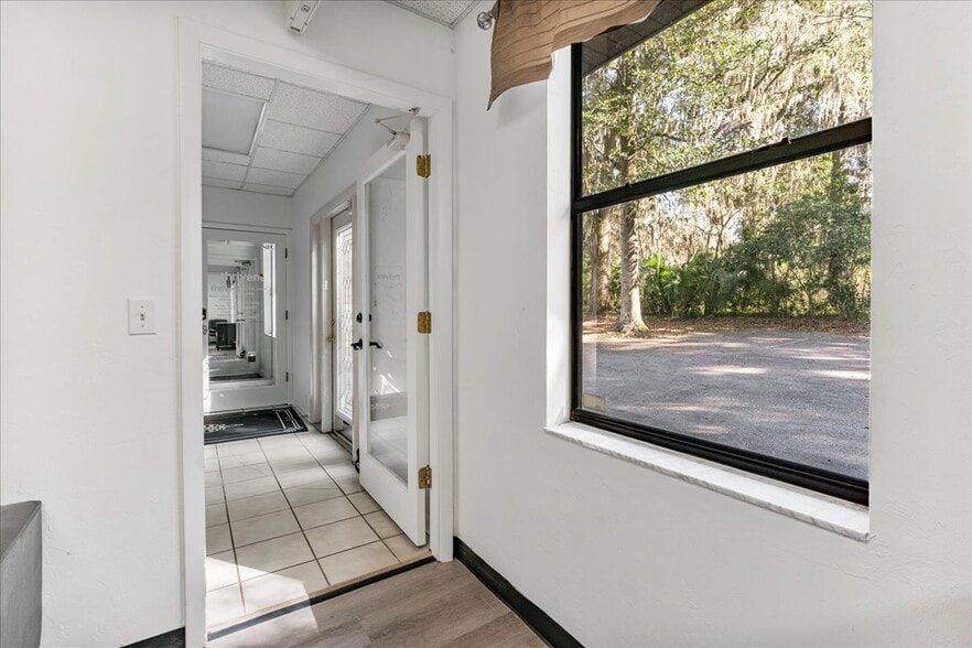 7733 W Newberry Rd, Gainesville, FL for sale - Interior Photo - Image 3 of 31