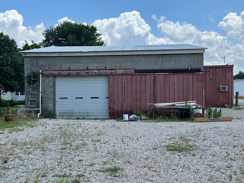 529 W Main St, Leitchfield, KY à vendre - Photo du bâtiment - Image 2 de 2