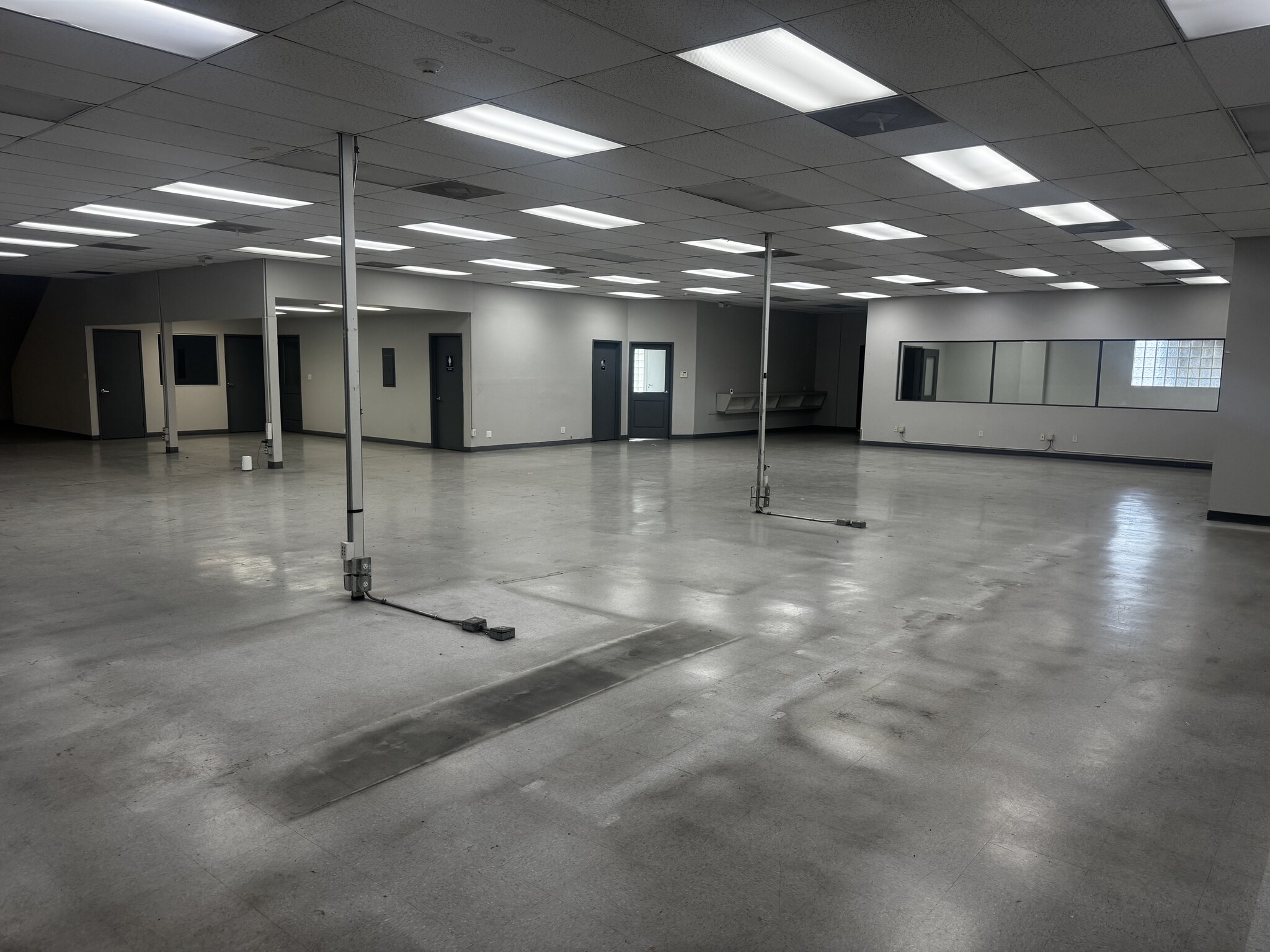 1321 W 12th St, Los Angeles, CA for lease Building Photo- Image 1 of 6