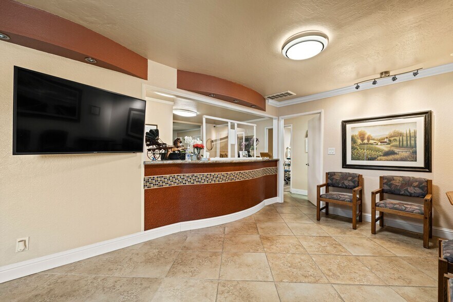 7001 Greenback Ln, Citrus Heights, CA for sale - Building Photo - Image 2 of 18