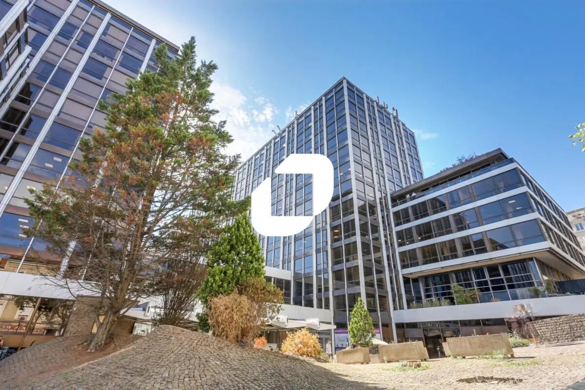 Flex in Saint-Cloud for lease Building Photo- Image 1 of 7