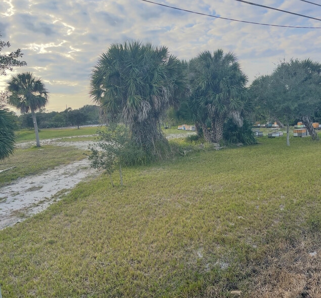 6440 Highway 1, Grant-Valkaria, FL à vendre - Photo du bâtiment - Image 2 de 6