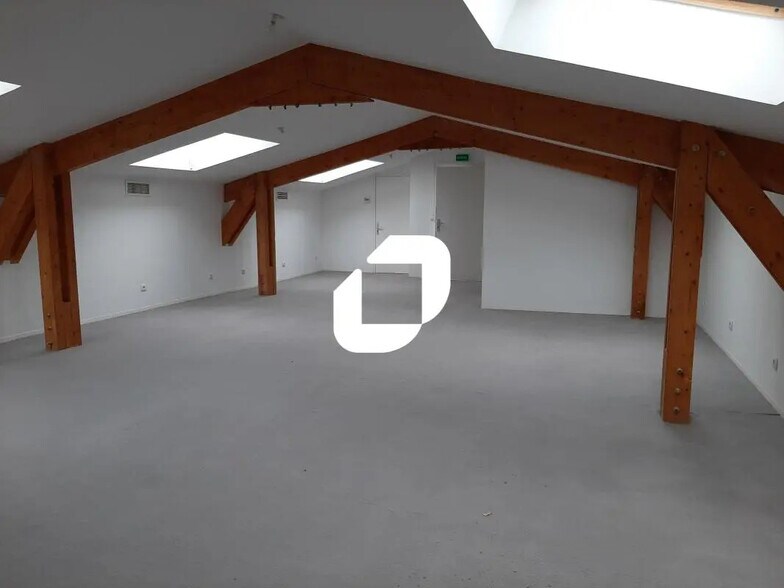 Office in Dammarie-les-Lys for lease - Interior Photo - Image 3 of 4