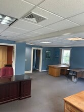 14 Elm St, Harrington Park, NJ for lease Interior Photo- Image 2 of 5