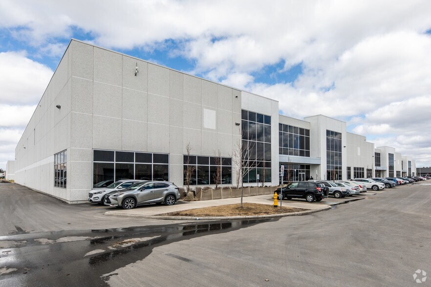 1380 Creditstone Rd, Vaughan, ON à louer - Photo du bâtiment - Image 2 de 2