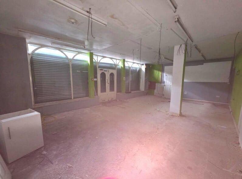 37 Upper High St, Wednesbury for lease - Building Photo - Image 3 of 5