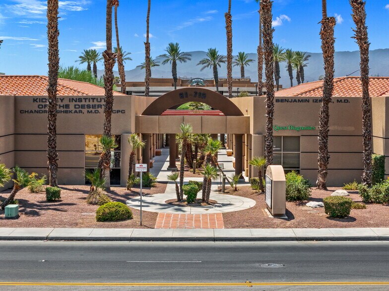 81715 Doctor Carreon Blvd, Indio, CA à vendre - Photo du bâtiment - Image 1 de 48