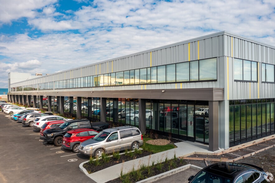 3361 Av De La Gare, Mascouche, QC à louer - Photo du bâtiment - Image 3 de 5