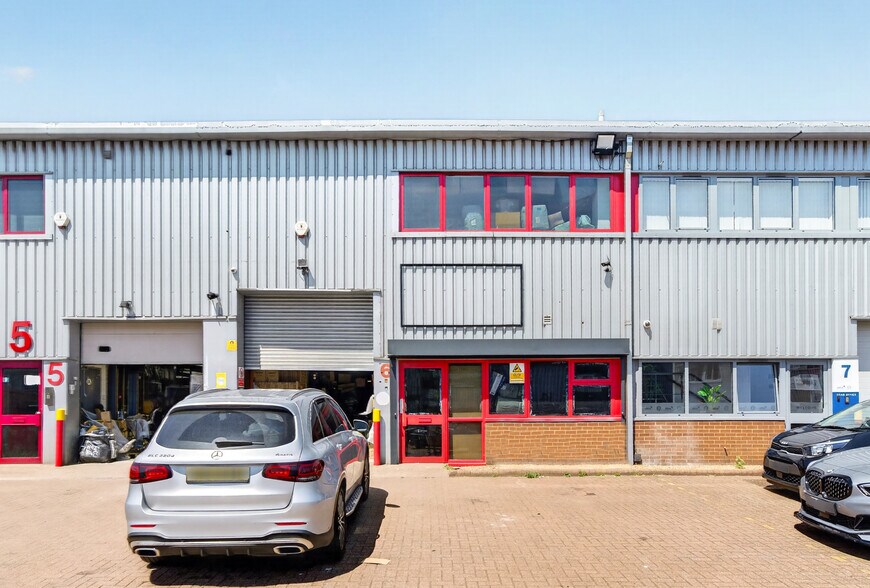 Belvue Rd, Northolt à vendre - Photo du bâtiment - Image 1 de 13