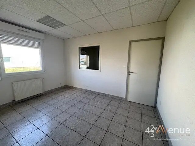 Flex in Veauche for sale - Interior Photo - Image 2 of 4