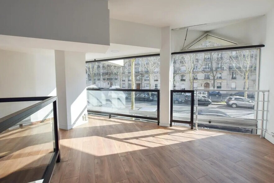 Commerce de détail dans Paris à louer - Photo du bâtiment - Image 2 de 7