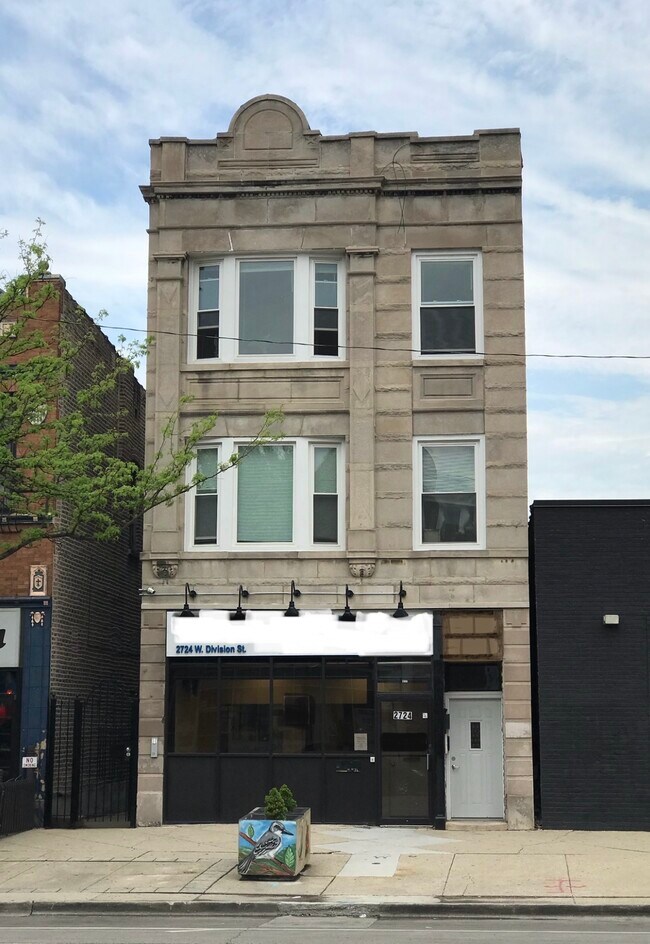 More details for 2724 W Division St, Chicago, IL - Retail for Lease