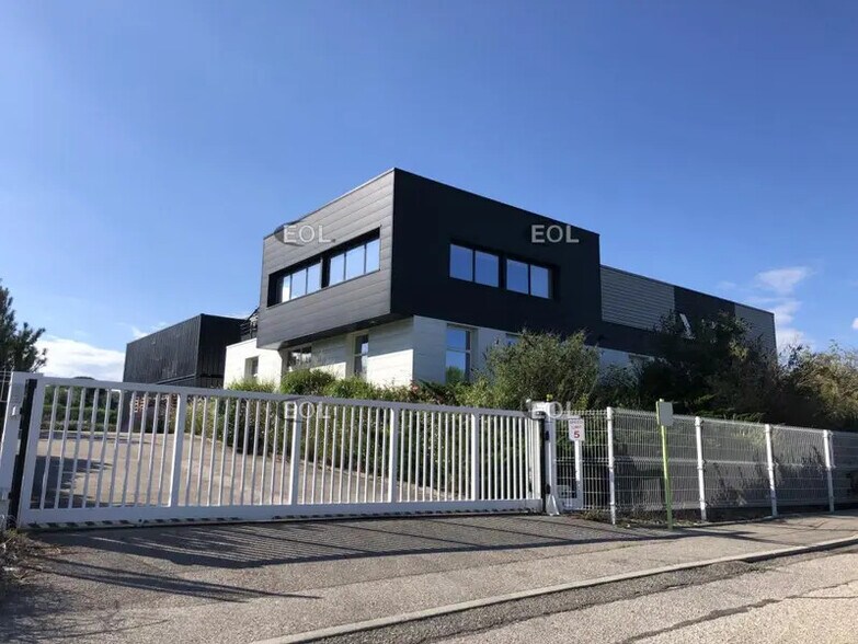 Industrial in Taluyers for sale - Building Photo - Image 1 of 20