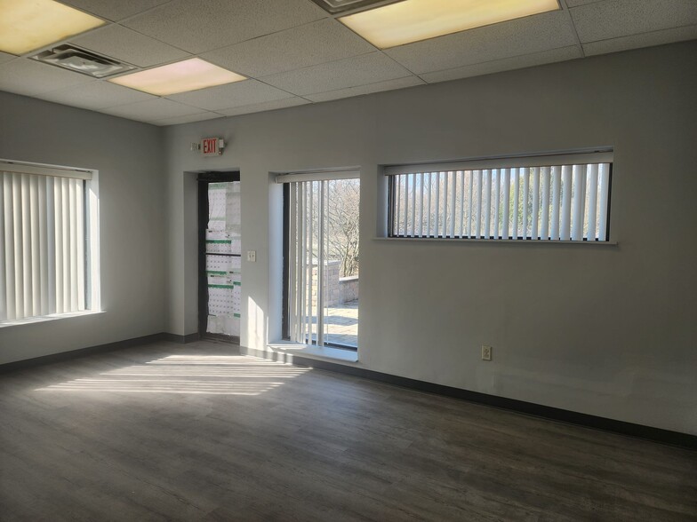 160 Glaser St, Fairborn, OH for lease - Interior Photo - Image 3 of 12