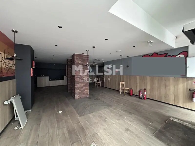 Retail in Villeurbanne for lease Interior Photo- Image 1 of 5