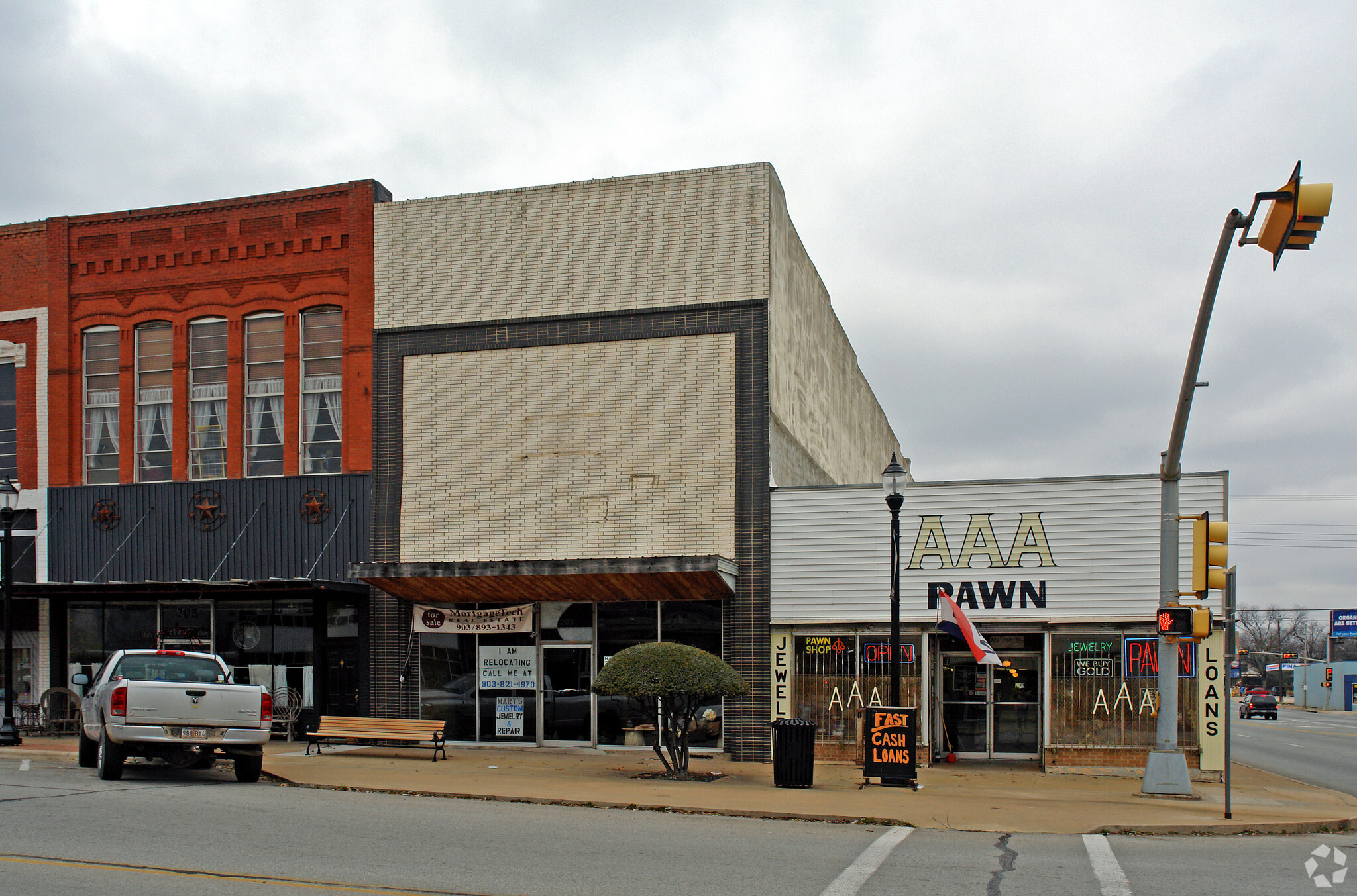 203 W Main St, Denison, TX for sale Primary Photo- Image 1 of 1