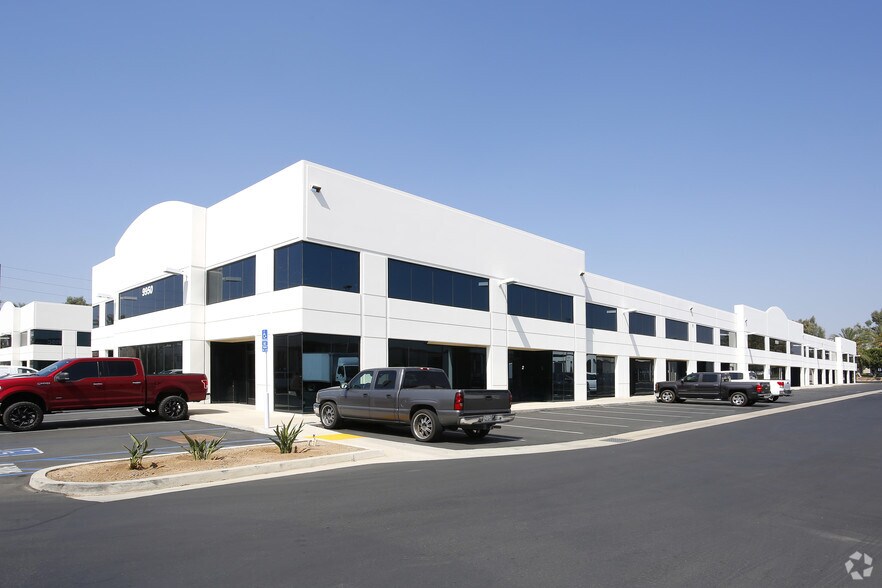 10020 Indiana Ave, Riverside, CA à louer - Photo du bâtiment - Image 3 de 8