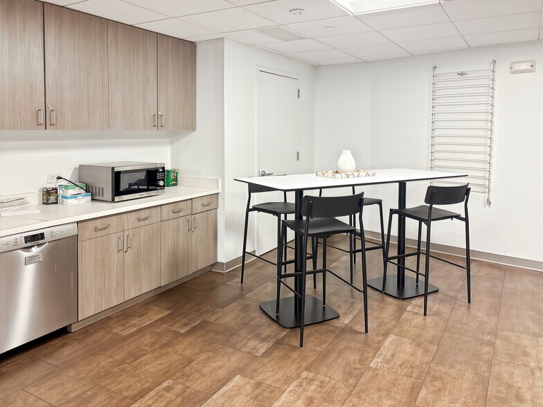 9 West Broad St, Stamford, CT à louer - Photo du bâtiment - Image 3 de 23