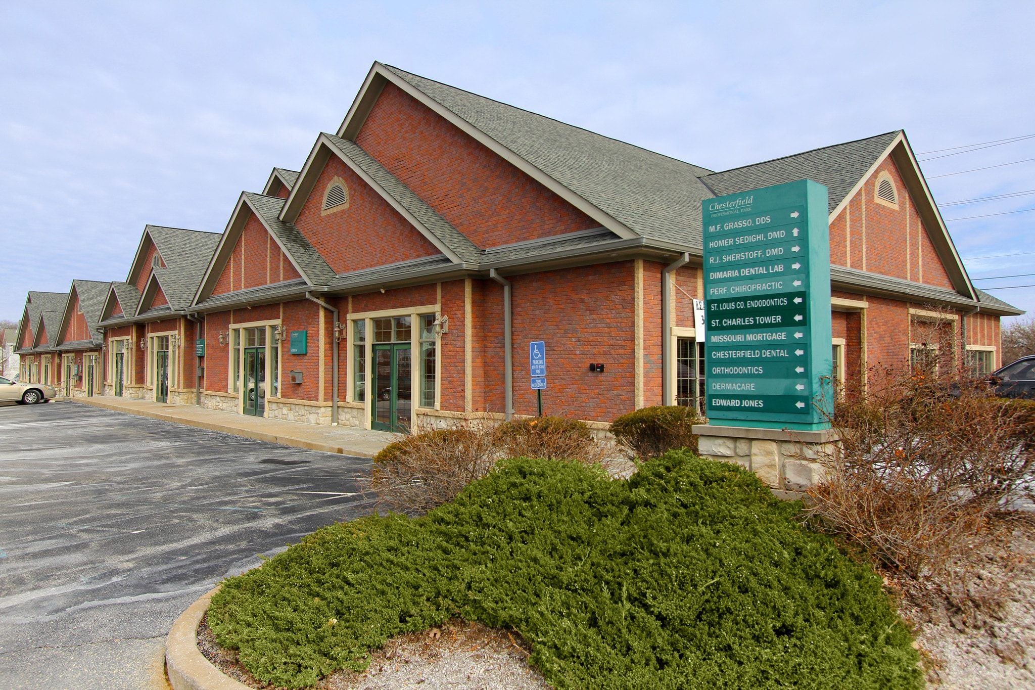 4 West Dr, Chesterfield, MO for lease Building Photo- Image 1 of 12