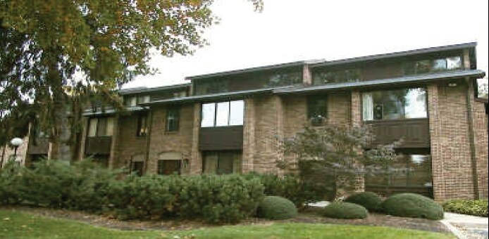 311 Maple Ave W, Vienna, VA à louer - Photo du bâtiment - Image 2 de 22