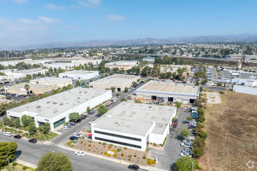 6085 King Dr, Ventura, CA à vendre - Photo du bâtiment - Image 3 de 3