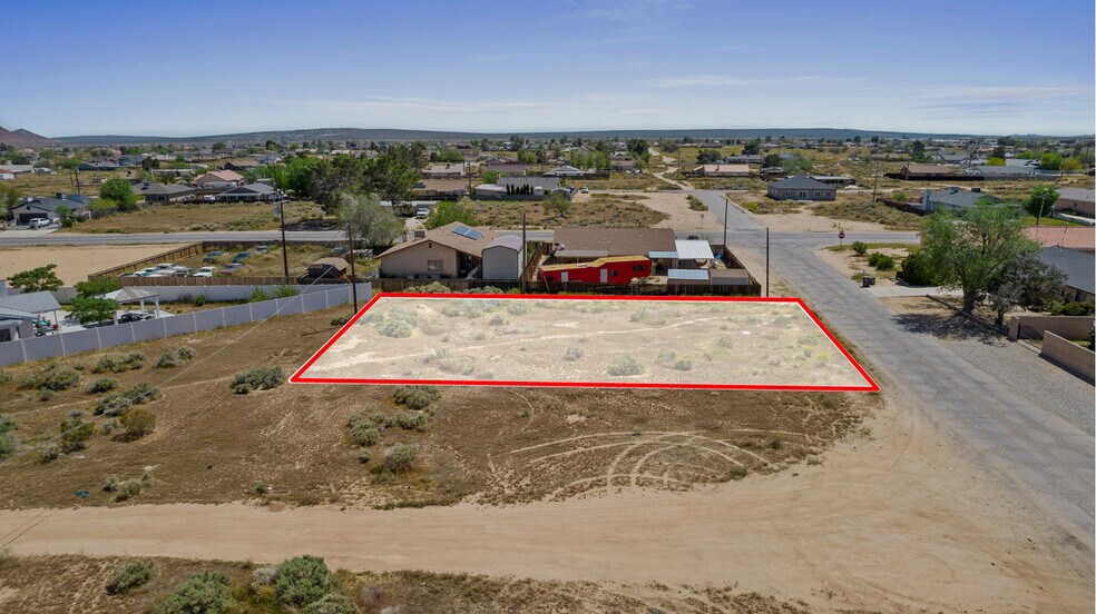 20513 Medio St, California City, CA à vendre - Photo du bâtiment - Image 2 de 4