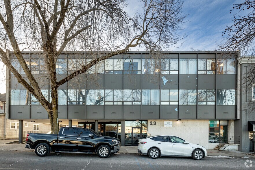 23 Green St, Huntington, NY à louer - Photo du bâtiment - Image 2 de 6