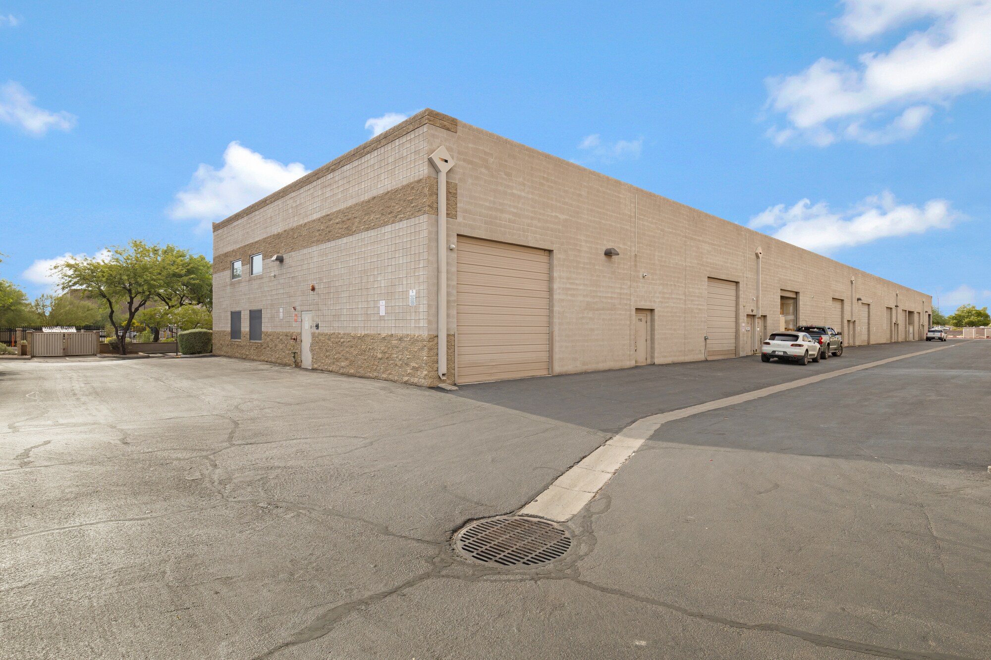 1745 W Deer Valley Rd, Phoenix, AZ à vendre Photo du bâtiment- Image 1 de 7