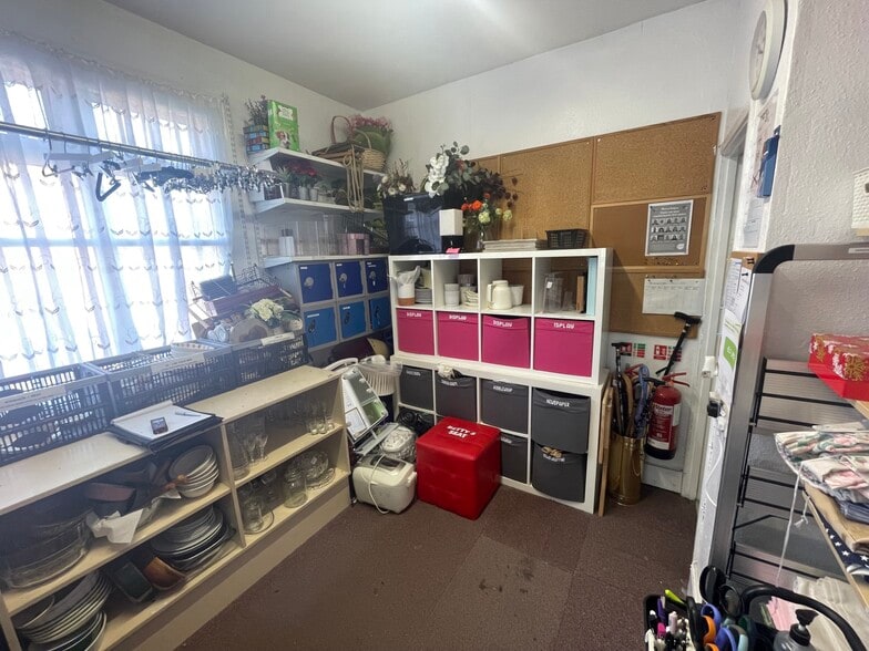 307 Yorktown Rd, Sandhurst for lease - Interior Photo - Image 3 of 3