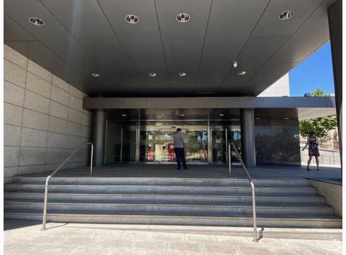 Avenida de Pirineos, 7, San Sebastián de los Reyes, Madrid à vendre - Photo du bâtiment - Image 1 de 20