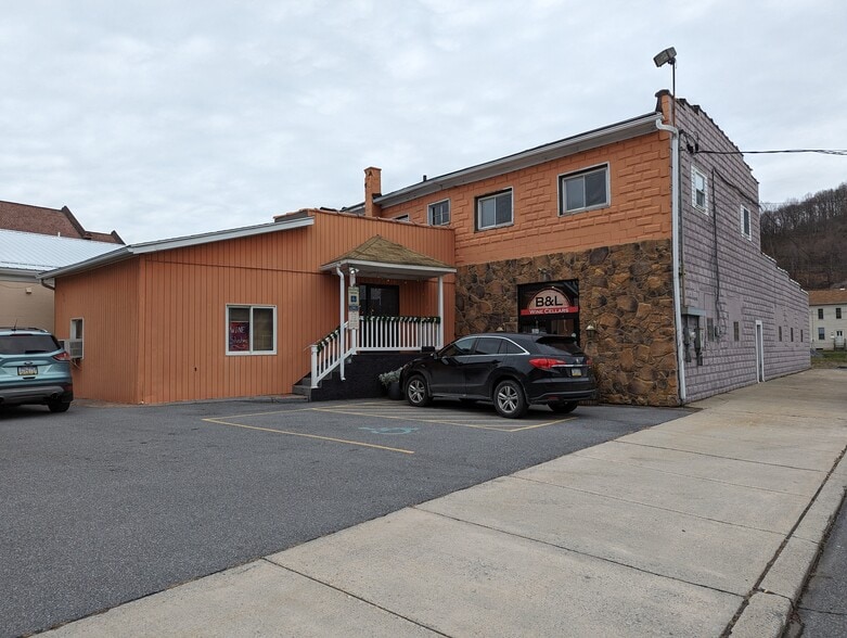 900 Broad St, Johnstown, PA for sale - Primary Photo - Image 1 of 8