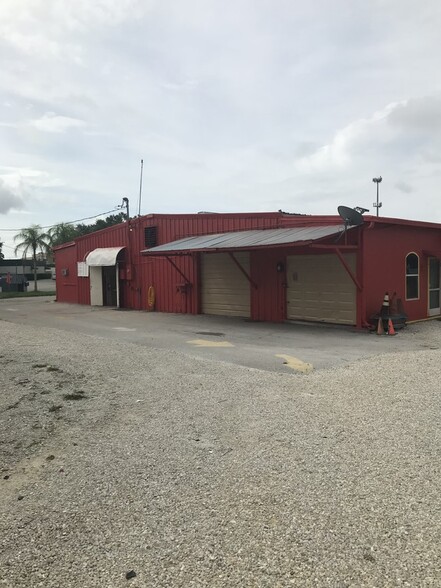 270-272 Beth Stacey Blvd, Lehigh Acres, FL à louer - Photo du b timent - Image 1 de 14