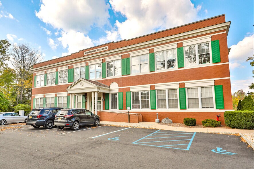 245 Main St, Chester, NJ à louer - Photo du bâtiment - Image 1 de 13