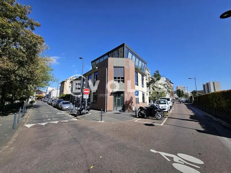 Office in Vanves for lease - Building Photo - Image 1 of 21