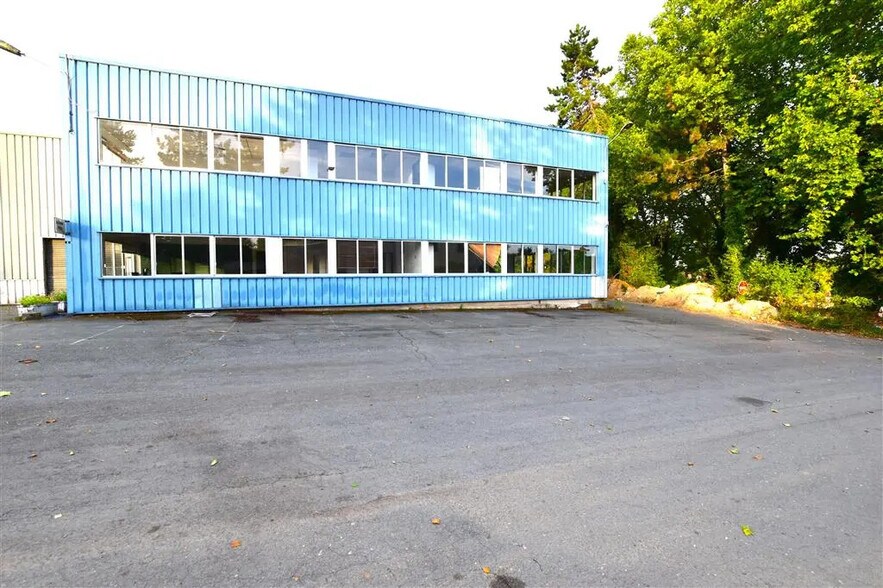 Industriel dans SAINT-OUEN-L'AUMONE à louer - Photo du bâtiment - Image 3 de 8